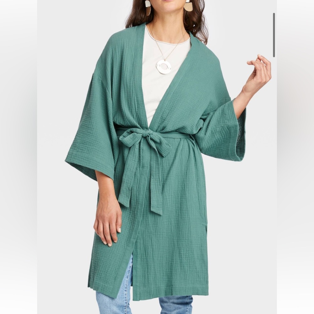 Universal Thread Women's OneSize
Green Bohemian Kimono Robe
Front Tie Mid-Length